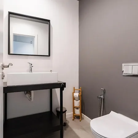 Soho White 2bdr By Rv *