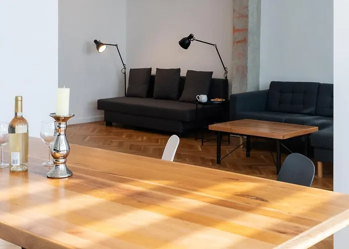 Апартамент Soho White 2bdr By Rv